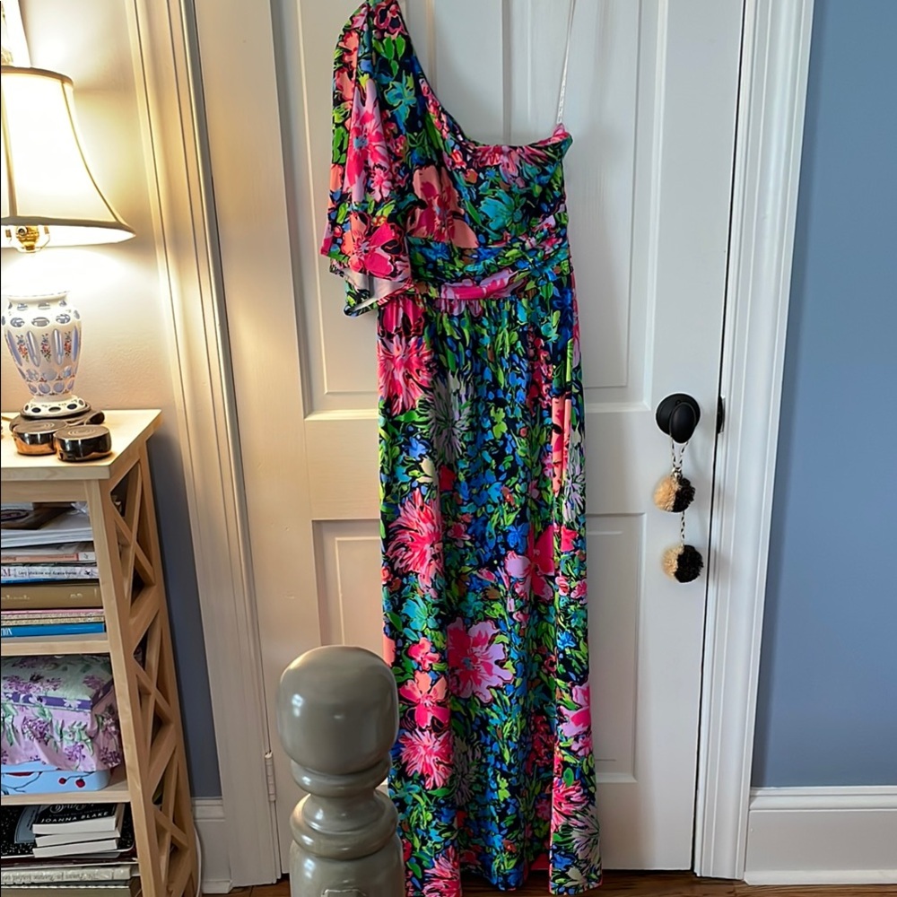 Stunning NWT Lilly Pulitzer FLATTERING feminine One-Shoulder Maxi Dress XS 💕